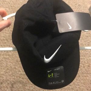 NWT Boys 4-7 black Nike Hat